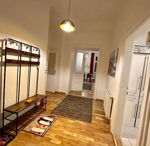 Klimatisierter Wiener Altbauflair Im Zentrum Wiens