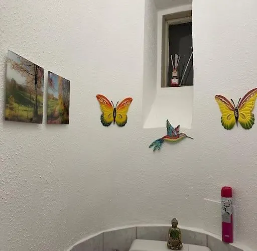 Klimatisierter Wiener Altbauflair Im Zentrum Wiens *