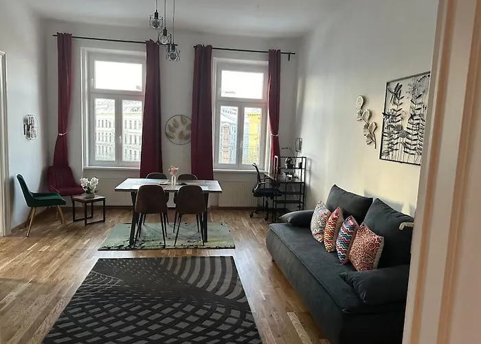 Klimatisierter Wiener Altbauflair Im Zentrum Wiens